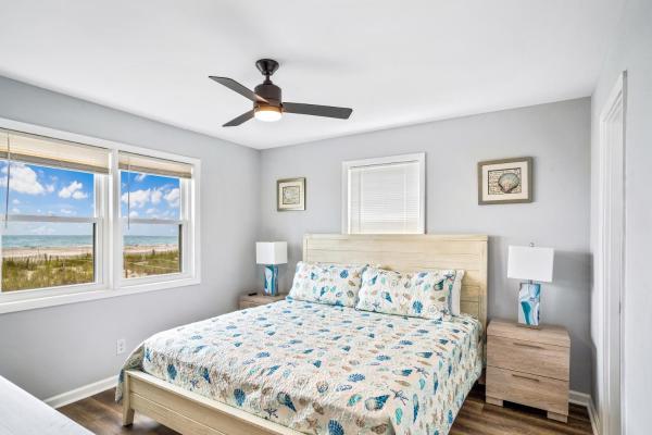 Fotografie 9: Ocean Daze - Sleeps 22, Direct Oceanfront, Renovated May 2022