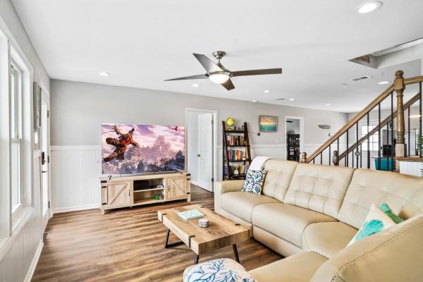 Fotografie 4: Ocean Daze - Sleeps 22, Direct Oceanfront, Renovated May 2022