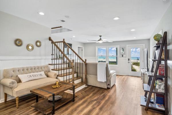 Fotografie 5: Ocean Daze - Sleeps 22, Direct Oceanfront, Renovated May 2022