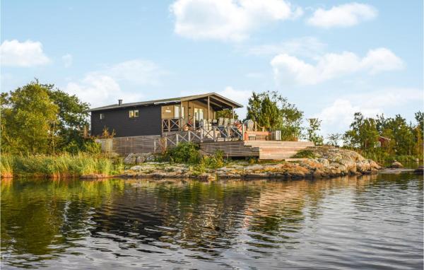 På billedet ses objektet Beautiful Home In Ronneby With Kitchen beliggende i byen Ronneby.