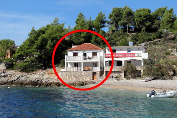På billedet ses objektet Seaside secluded apartments Cove Tvrdni Dolac, Hvar - 2997 beliggende i byen Gdinj.