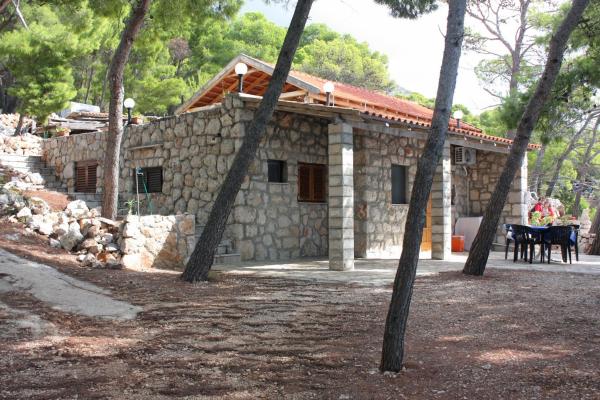 Na fotografii je vidět objekt Family friendly seaside apartments Jagodna, Hvar - 3250 nacházející se ve městě Jelsa.