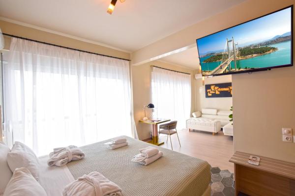 The photo shows the John's Hotel located in the city of Chalkida.