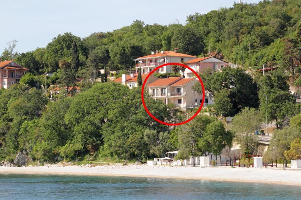 Na fotografii je vidět objekt Apartments by the sea Medveja, Opatija - 3430 nacházející se ve městě Medveja.