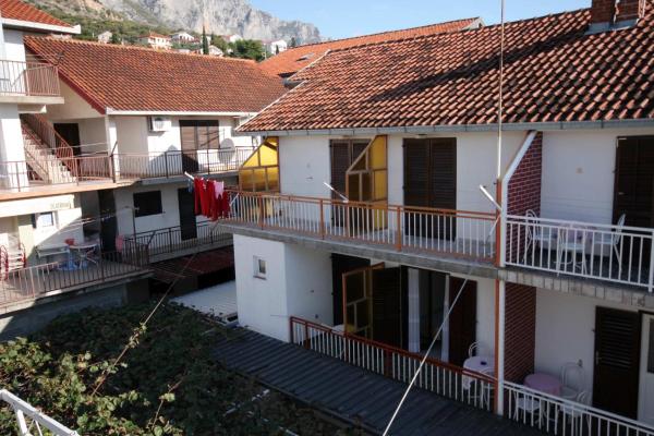 På billedet ses objektet Apartments with parking space Podaca, Makarska - 4747 beliggende i byen Podaca.