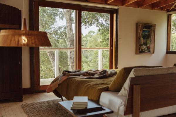 TIMBA - Luxury bush retreat with pool, spa & gym photo 8