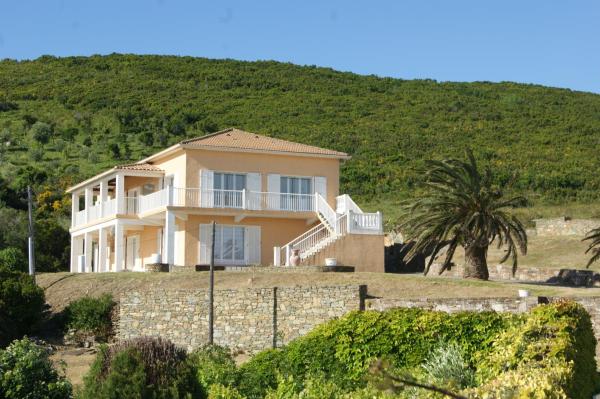 A la foto es mostra l'objecte Vue sur mer - Appartement Les Pins situat a la ciutat de Santa-Severa.