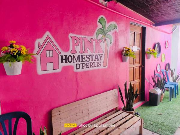 A la foto es mostra l'objecte Pink Homestay D'Perlis situat a la ciutat de Kangar.