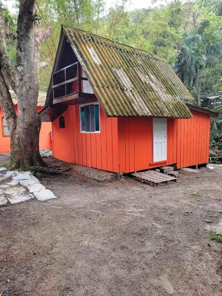 A la foto es mostra l'objecte Morada das Flores Chalé/Kitnet situat a la ciutat de Ilha do Mel.