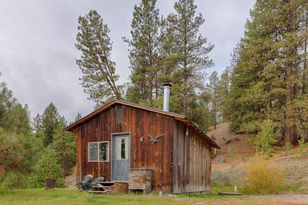 A la foto es mostra l'objecte Eagle's Roost Cabin - Eden Valley situat a la ciutat de Loomis.
