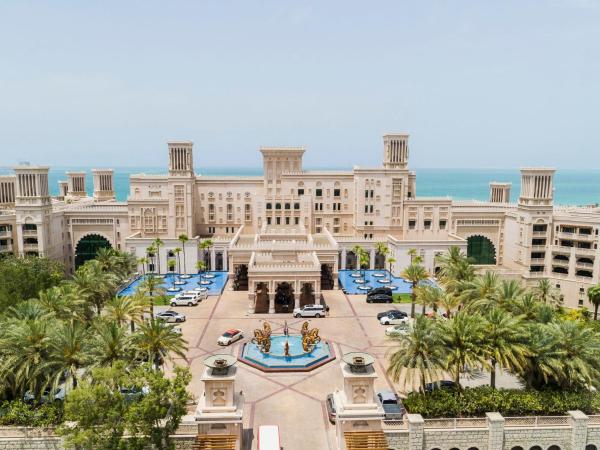 En la foto se muestra el objeto Jumeirah Al Qasr Dubai ubicado en la ciudad de Dubái.