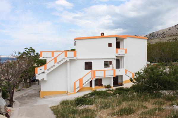 Nella foto è visibile l'oggetto Apartments with parking space Metajna, Pag - 6421 situato nella città di Metajna.