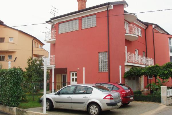 På billedet ses objektet Apartments with a parking space Umag - 7058 beliggende i byen Umag.