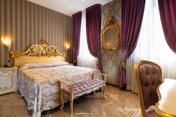 A la foto es mostra l'objecte Hotel Santa Marina situat a la ciutat de Venècia.