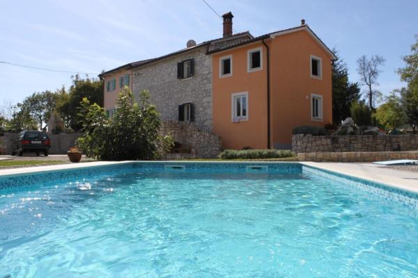 Nella foto è visibile l'oggetto Family friendly apartments with a swimming pool Sumber, Central Istria - Sredisnja Istra - 7332 situato nella città di Nedeščina.