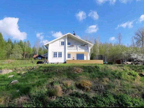Na zdjęciu widoczny jest obiekt Guesthouse with loft at lake Skagern Spa & Yoga położony w mieście Gårdsjö.