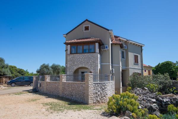 På billedet ses objektet Apartments with parking space Punta kriza, Cres - 8082 beliggende i byen Punta Križa.