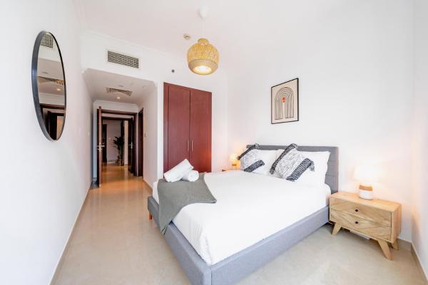 Foto 3: Spacious 3BR with 180˚ Dubai Marina Views