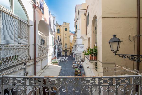 A la foto es mostra l'objecte Casa Piazza Dogi situat a la ciutat de Amalfi.