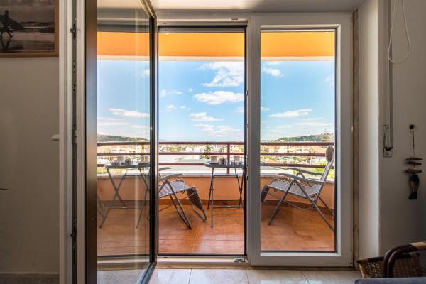 Foto 2: The View - Sea, Surf and Lisbon