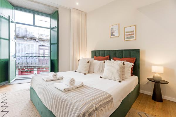 Brand New 4br W/ 200yrs Of History In Central Porto By Lovelystay - Oporto