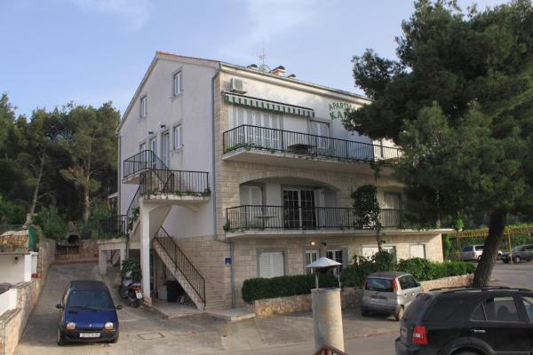 A la foto es mostra l'objecte Apartments with a parking space Jelsa, Hvar - 8732 situat a la ciutat de Jelsa.