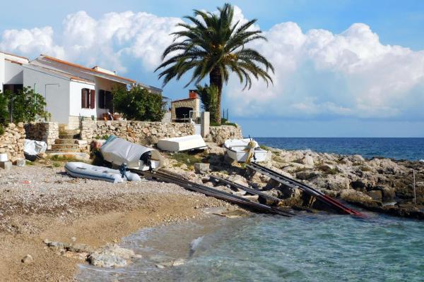 På billedet ses objektet Seaside holiday house Milna, Vis - 8900 beliggende i byen Vis.