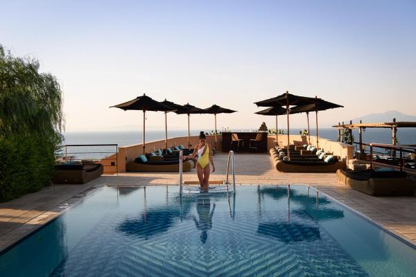 Na zdjęciu widoczny jest obiekt Villa Marina Capri - Preferred Hotels & Resorts położony w mieście Capri.