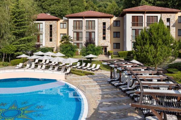 Na foto é possível ver o objeto Pirin Park Hotel localizado na cidade de Sandanski.