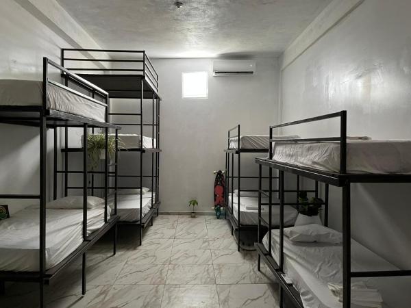 Op de foto is het object Rincon Dorms te zien, gelegen in de stad Rincon.