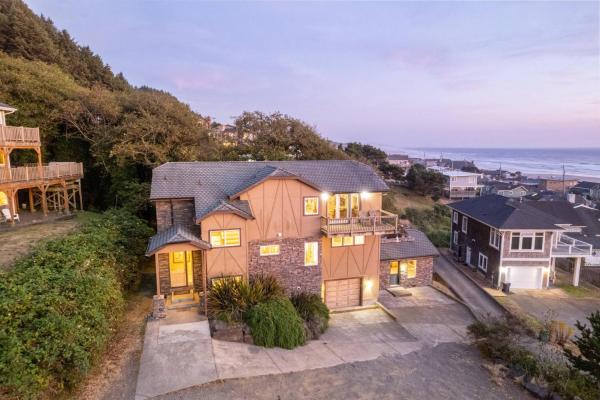 Sand Stone - Lincoln City, OR