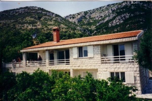 A la foto es mostra l'objecte Apartments by the sea Viganj, Peljesac - 15341 situat a la ciutat de Kučište.