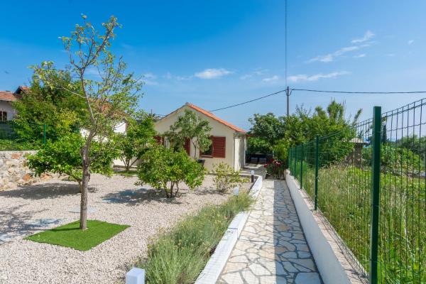 Auf dem Foto ist das Objekt Holiday house with a parking space Zdrelac, Pasman - 15355 in der Stadt Ždrelac zu sehen.