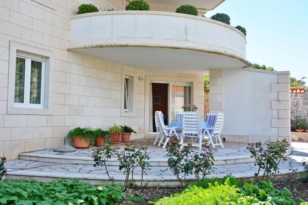 Nella foto è visibile l'oggetto Apartments Tonka situato nella città di Pučišća.