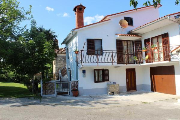 A la foto es mostra l'objecte Apartments with a swimming pool Cepic, Central Istria - Sredisnja Istra - 15542 situat a la ciutat de Nova Vas.