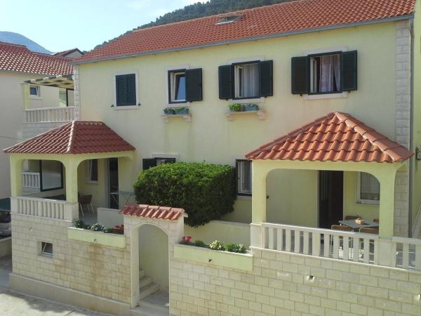 Nella foto è visibile l'oggetto Apartments with a parking space Bol, Brac - 15564 situato nella città di Bol.
