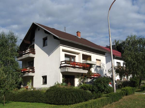 A la foto es mostra l'objecte Apartments with a parking space Delnice, Gorski kotar - 15589 situat a la ciutat de Delnice.