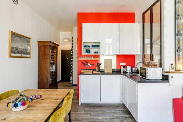 Foto 7: T2 Chic, Vue Vieux-Port et Notre Dame, Atypique, Calme, Clim, 48M2, Accès autonome avec code