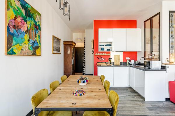 Foto 9: T2 Chic, Vue Vieux-Port et Notre Dame, Atypique, Calme, Clim, 48M2, Accès autonome avec code