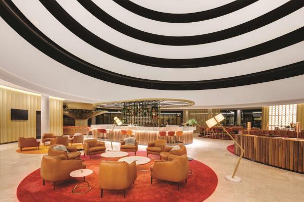 På billedet ses objektet Vibe Hotel Canberra beliggende i byen Duntroon.