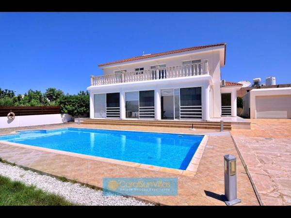 Villa 200m To The Coral Bay Strip, Large Pool, Peyia