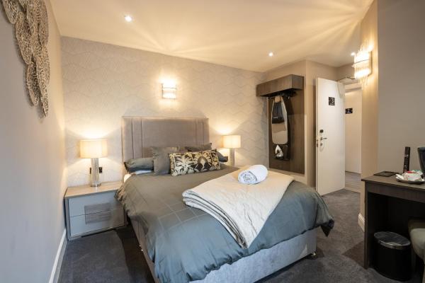 A la foto es mostra l'objecte The Fort Hotel situat a la ciutat de Dundee.