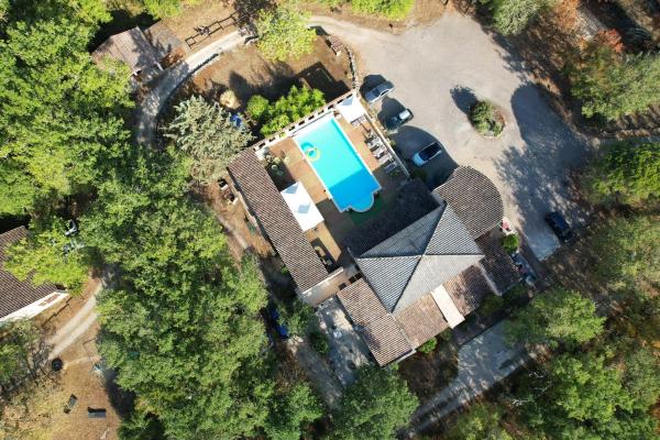 A la foto es mostra l'objecte le clos des dryades f situat a la ciutat de Vers.