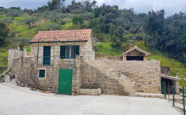 A la foto es mostra l'objecte Secluded holiday house Postira, Brac - 17571 situat a la ciutat de Postira.