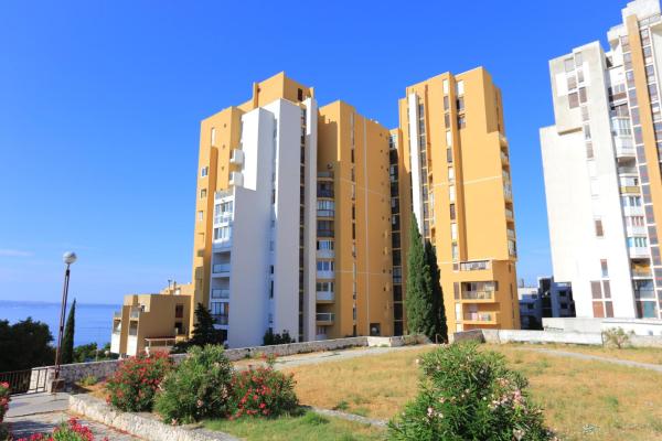 照片显示了位于Split市的Apartment Split 17711a物件。