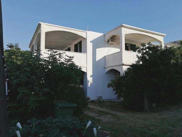 Na fotografii je vidět objekt Seaside apartments with a swimming pool Pag - 17752 nacházející se ve městě Pag.