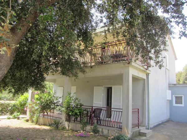 A la foto es mostra l'objecte Apartments with a parking space Pakostane, Biograd - 18373 situat a la ciutat de Pakoštane.