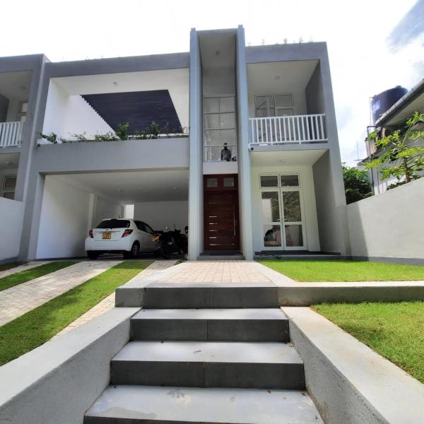 Foto 7: OESIS - Stylish Villa Steps from Historic Galle Fort