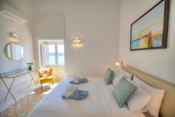 Spacious maisonette with spectacular views IBRI1-1, Valletta