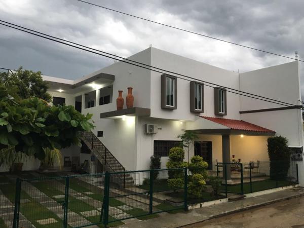 A la foto es mostra l'objecte Hotel Garden Suites Tonalá situat a la ciutat de Tonalá.